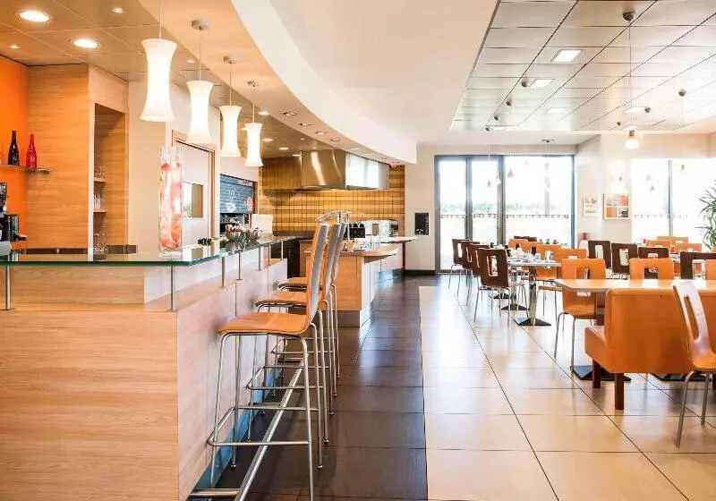 Отель Ibis Como