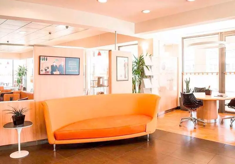 Отель Ibis Como