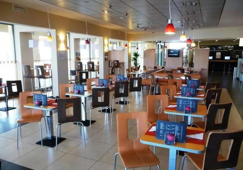 Отель Ibis Como