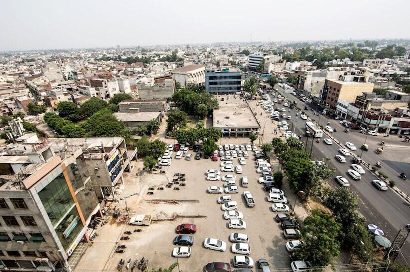 هتل Regenta Central Klassik