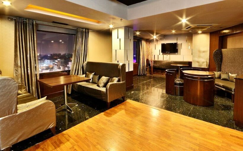 هتل Regenta Central Klassik