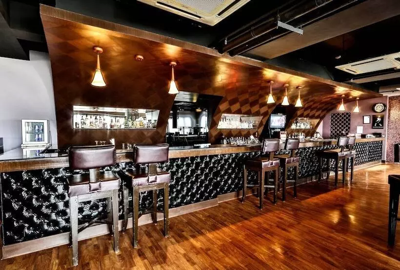 هتل Regenta Central Klassik