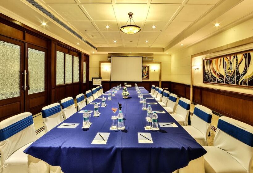 هتل Regenta Central Klassik