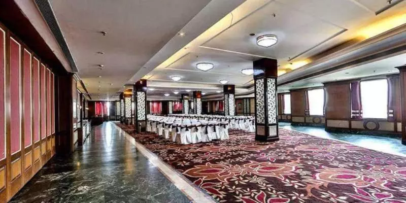 هتل Regenta Central Klassik