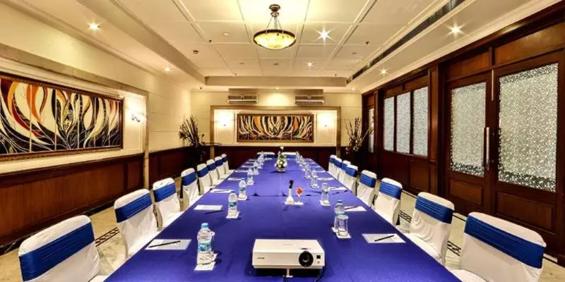 هتل Regenta Central Klassik