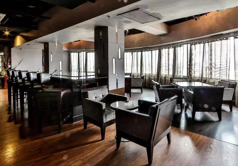 هتل Regenta Central Klassik