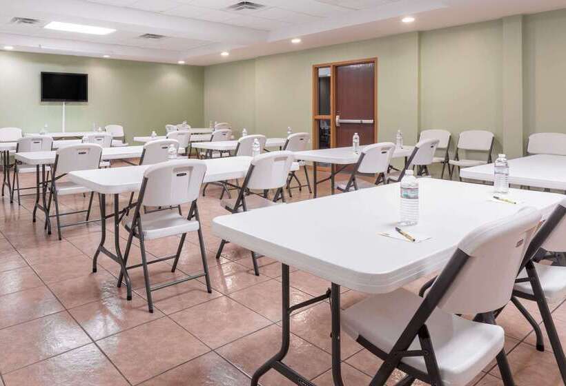 酒店 Super 8 By Wyndham Rainsville