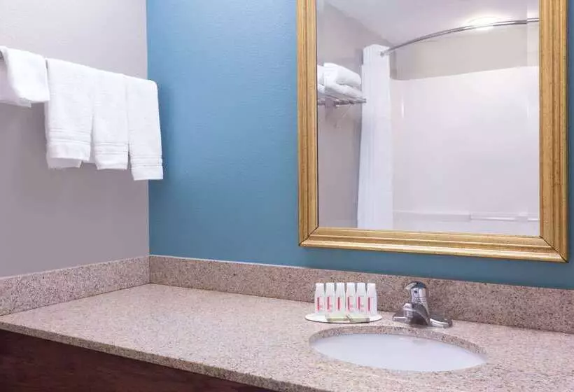 Отель Super 8 By Wyndham Rainsville