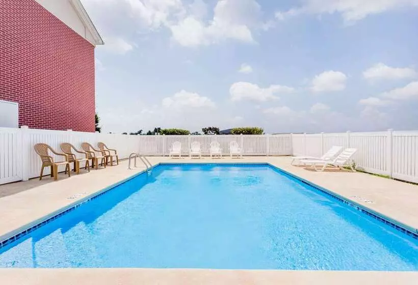 Отель Super 8 By Wyndham Rainsville