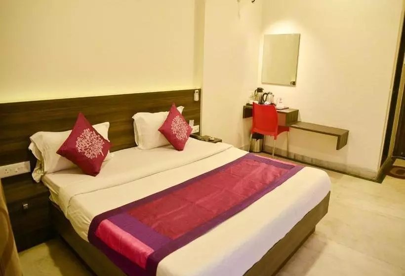 Hotel Suresh Plaza