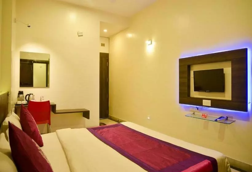 Hotel Suresh Plaza