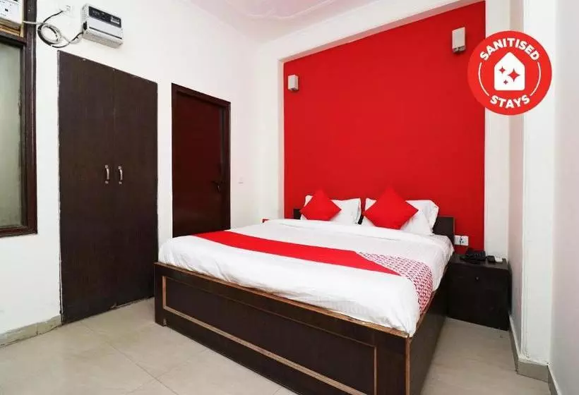 Hotel Suresh Plaza