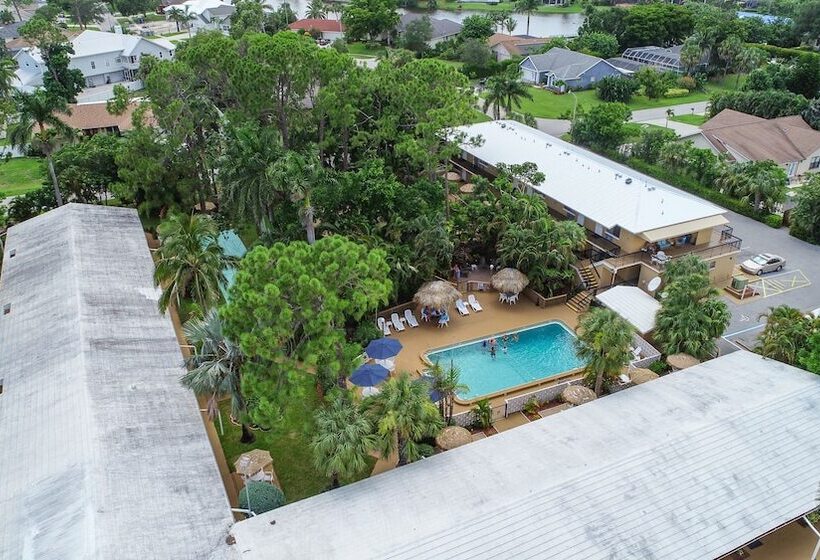 فندق The Fairways Inn Of Naples