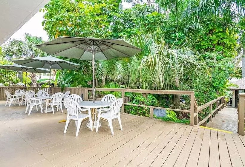 هتل The Fairways Inn Of Naples