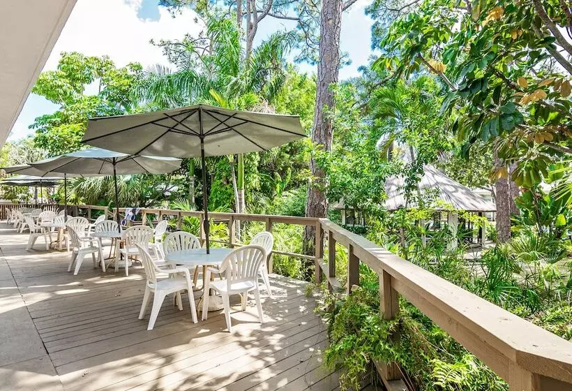 هتل The Fairways Inn Of Naples