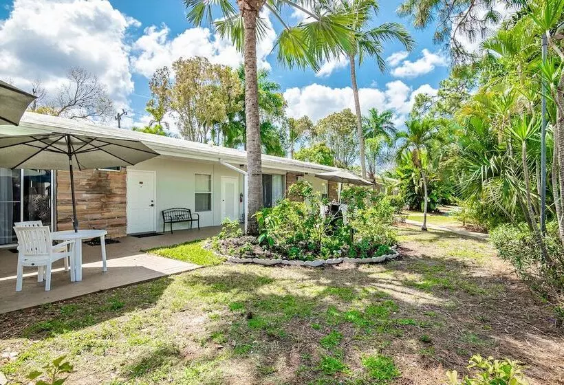 هتل The Fairways Inn Of Naples