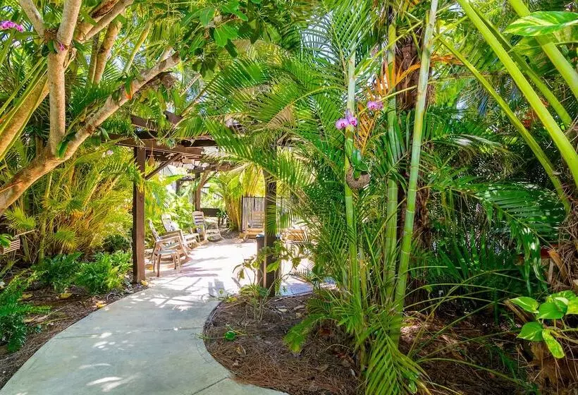 هتل The Fairways Inn Of Naples