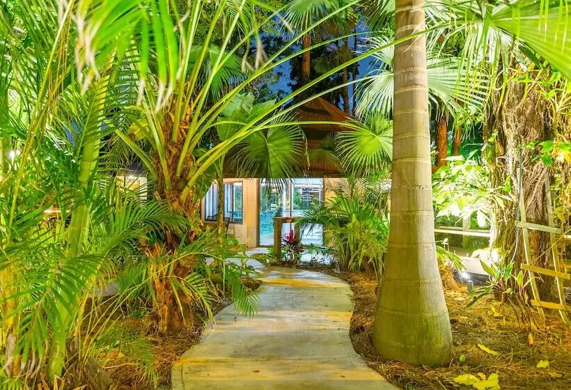 هتل The Fairways Inn Of Naples