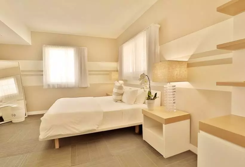 酒店 The Local House