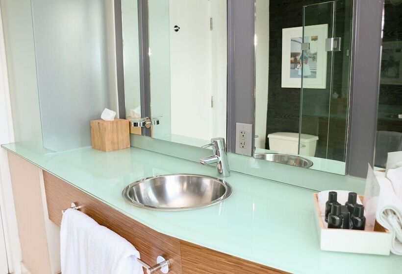 فندق The Local House