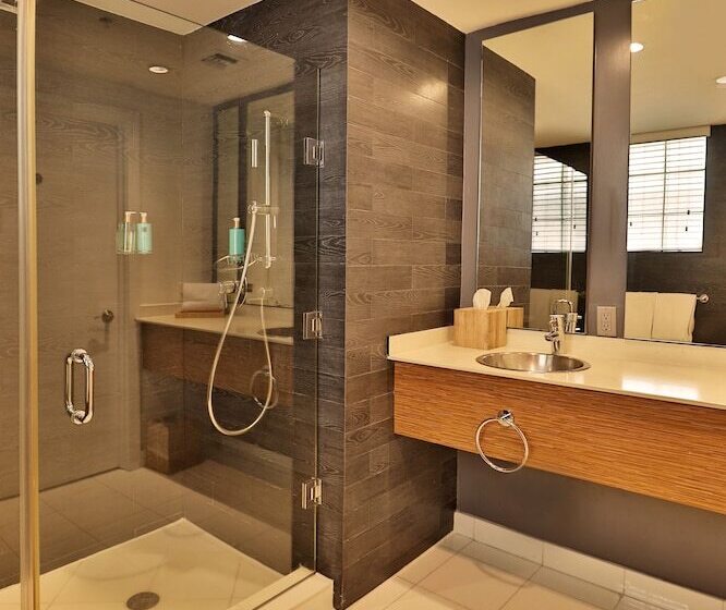 فندق The Local House