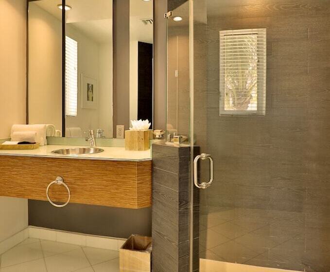 فندق The Local House