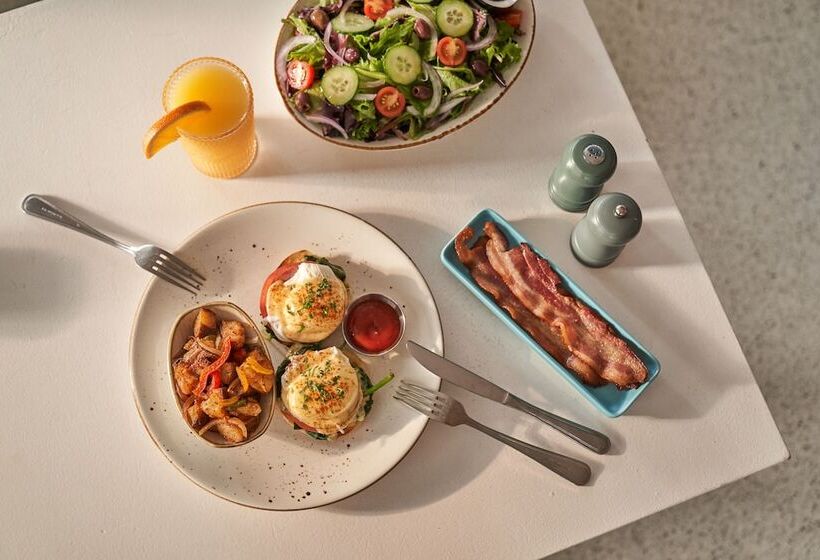 فندق The Local House