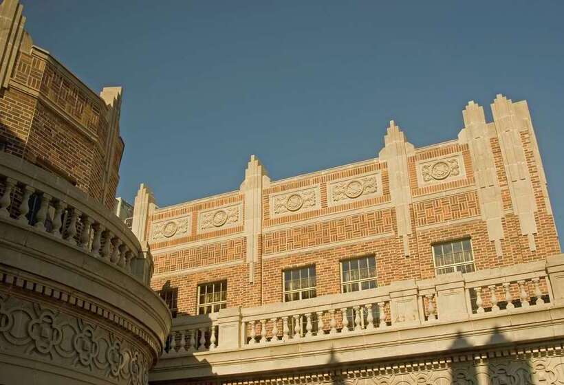 בית מלון כפרי The Skirvin Hilton Oklahoma City