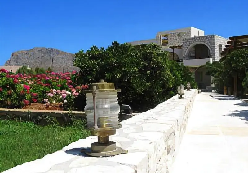 Kavos Hotel & Suites