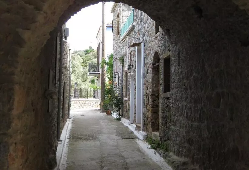 Traditional Hotel Ianthe