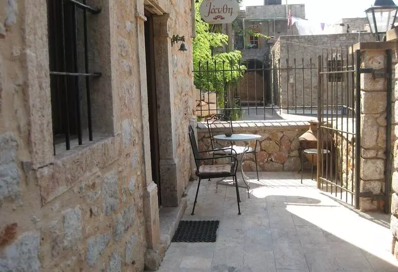 Traditional Hotel Ianthe