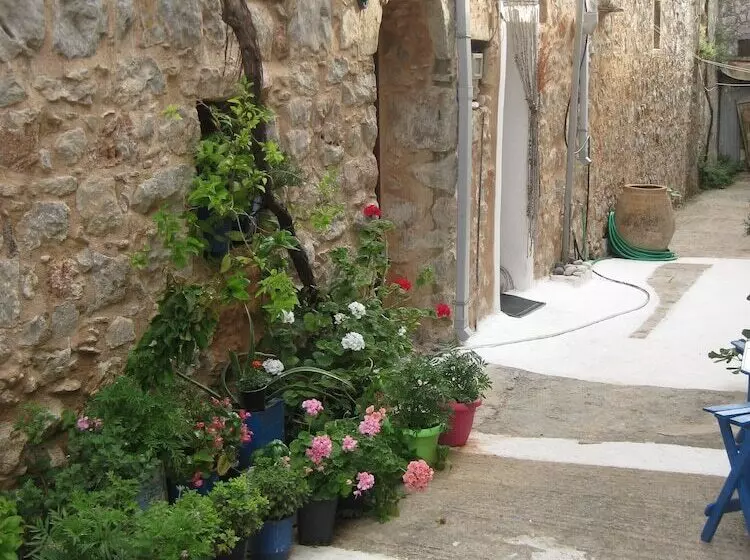 Traditional Hotel Ianthe