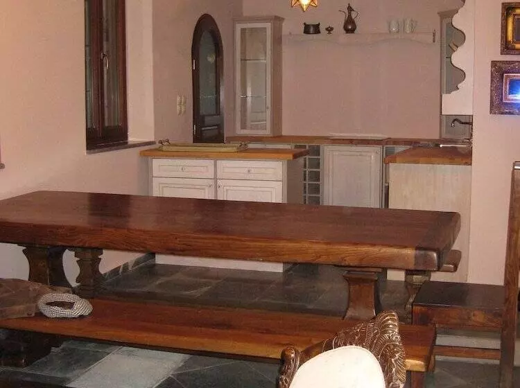 Traditional Hotel Ianthe