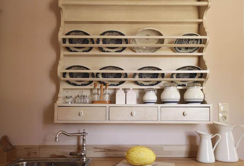 Traditional Hotel Ianthe