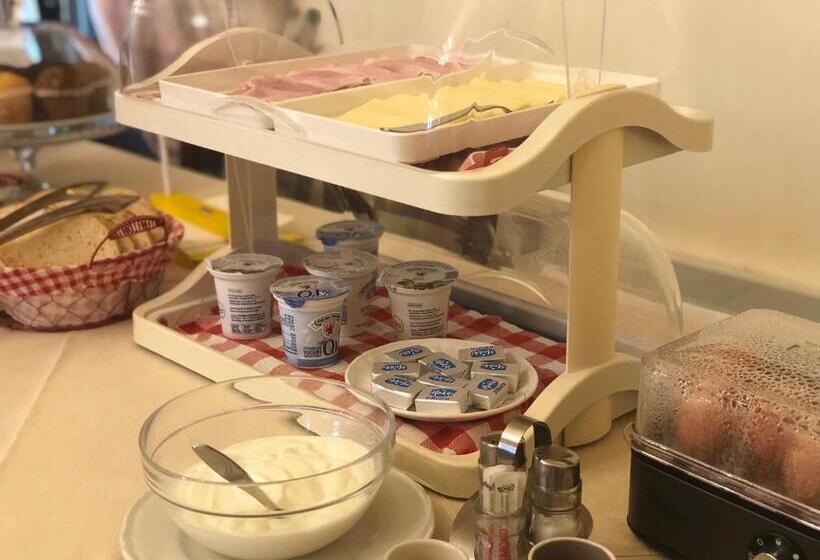 ベッドアンドブレックファースト Poggio Degli Olivi