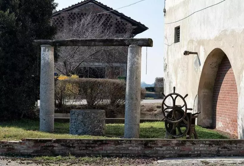 هتل Agriturismo Cascina Graziosa