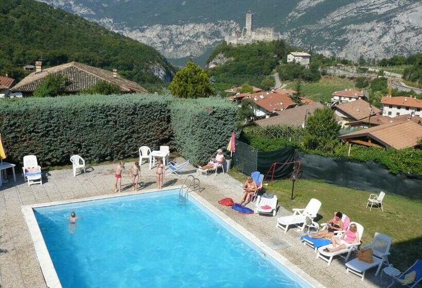 ホテル Albergo Drena