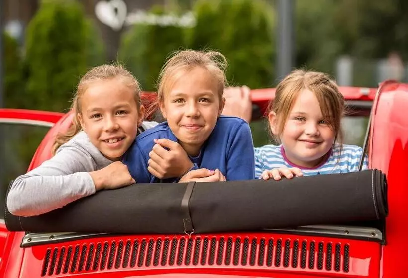 Hotelli Alpenhof Lodge