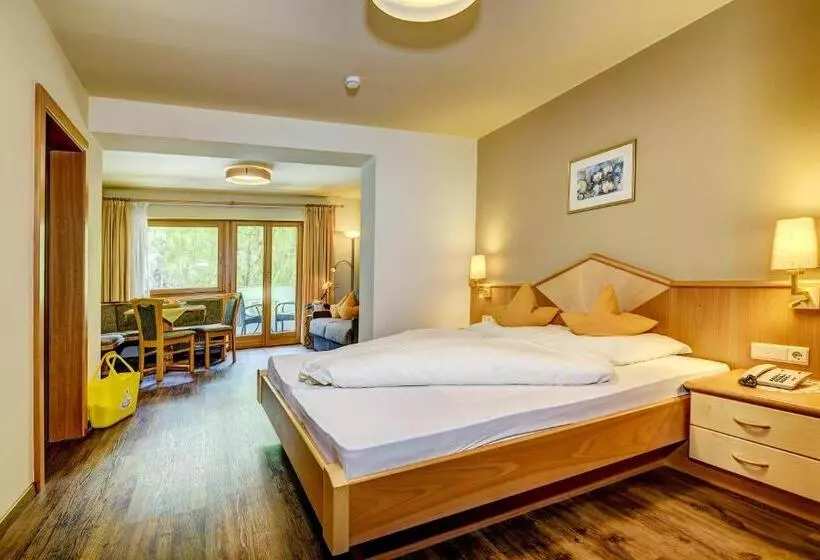 Hotelli Alpenhof Lodge