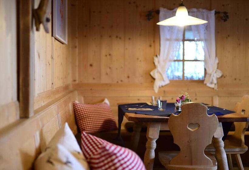 酒店 & Gasthof Zum Hirschen