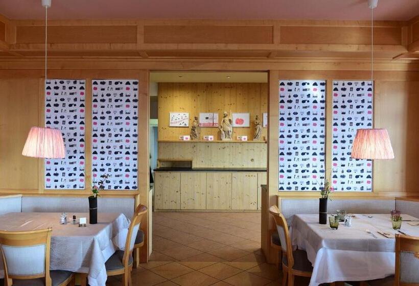 酒店 & Gasthof Zum Hirschen