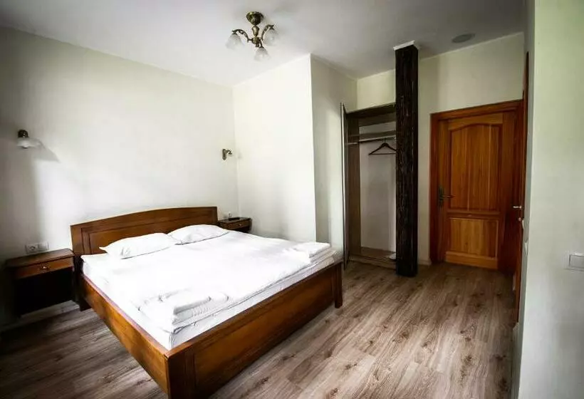 Hotelli явір резорт