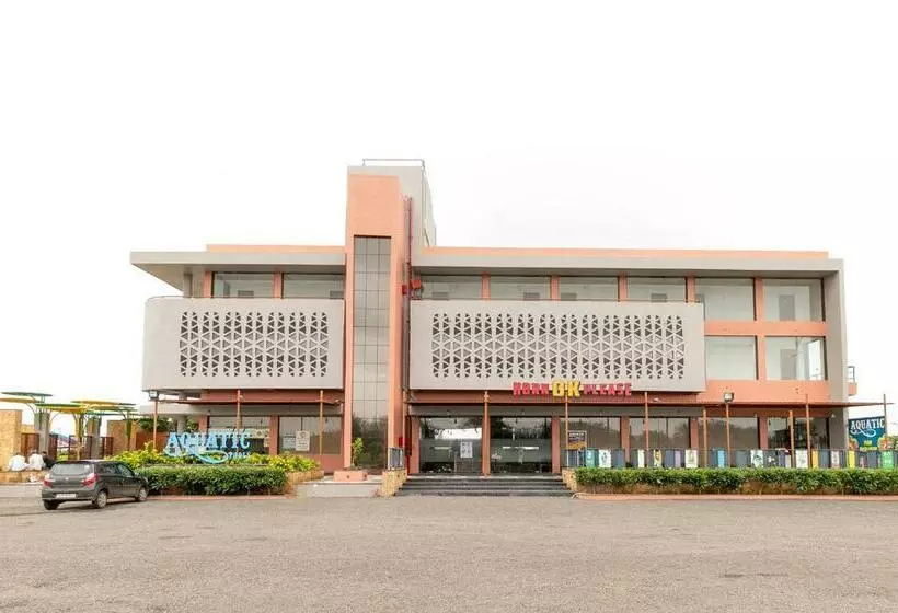 ホテル Capital O 81737 Aquatic Pools And Resort