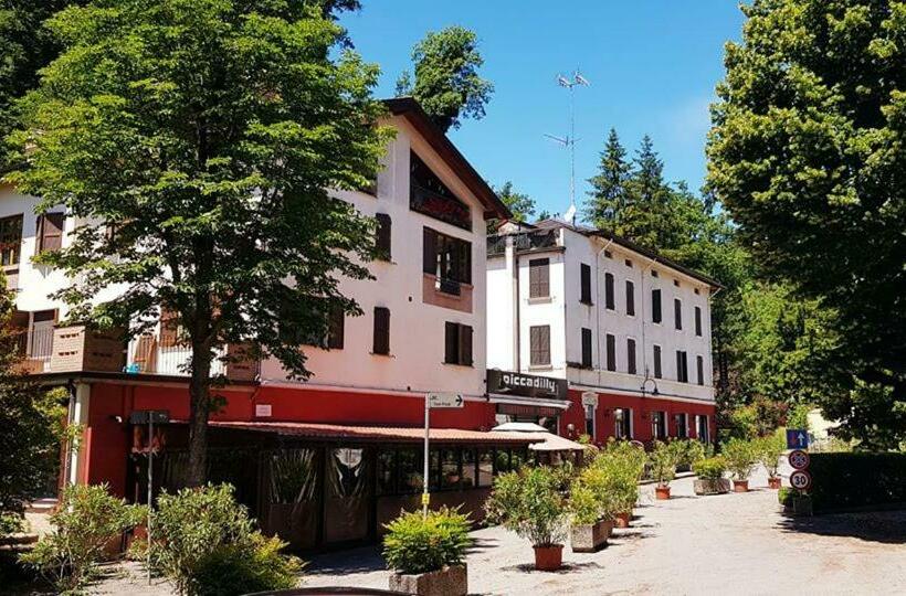 호텔 Piccadilly