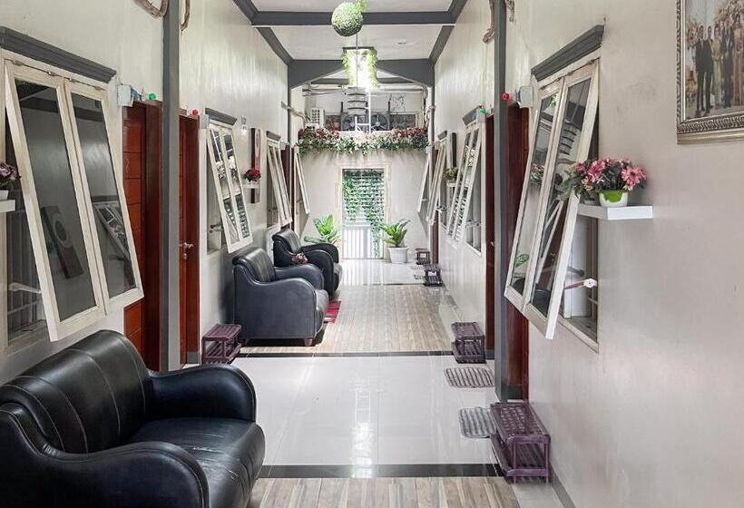 فندق Reddoorz Near Pantai Pandan Sibolga 2