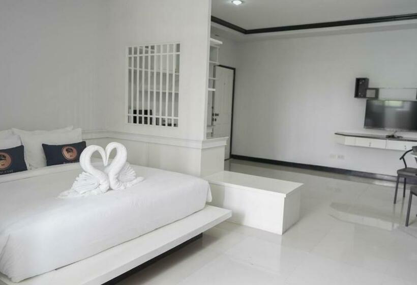 בית מלון כפרי Roomquest Nichada Isb International