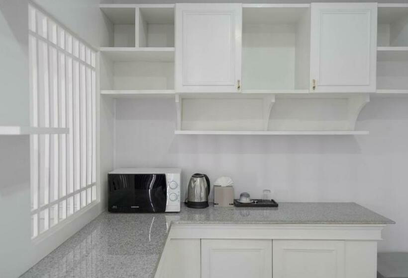 בית מלון כפרי Roomquest Nichada Isb International