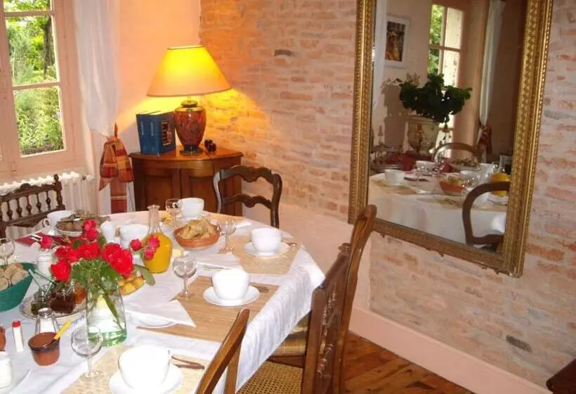 Aamiaismajoitus (B&B) Chambres D Hotes Les Douves