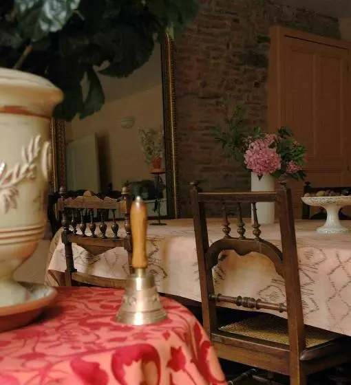 Aamiaismajoitus (B&B) Chambres D Hotes Les Douves