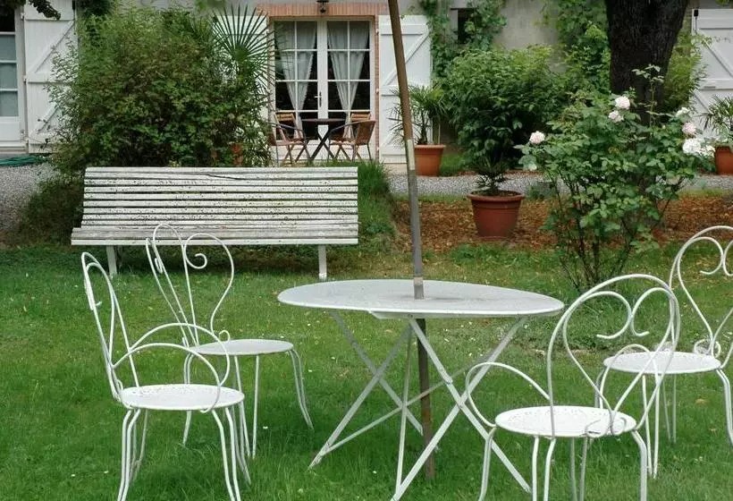 Aamiaismajoitus (B&B) Chambres D Hotes Les Douves